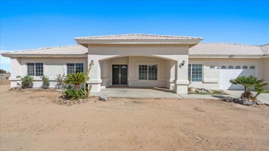 7536 Sunset Rd, Phelan, California 92371, Estados Unidos