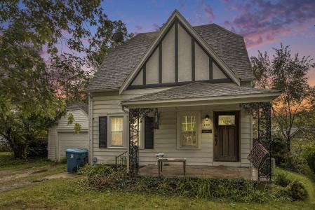 453 Fairview Ave Avenue, Kalamazoo, Michigan 49001, USA