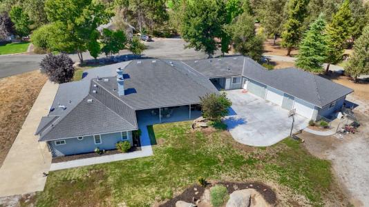 41345 Singing Hills Circle, Ahwahnee, California 93601