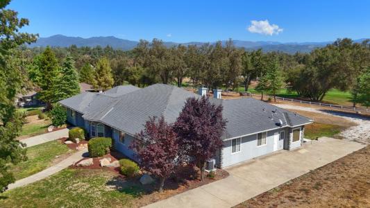 41345 Singing Hills Circle, Ahwahnee, California 93601