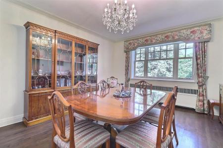 4850  Ch. Circle, Montréal (Côte-des-Neiges/Notre-Dame-de-Grâce), Quebec H3W 1Z4, Canada