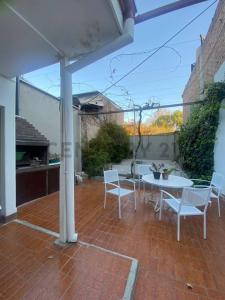 Aristides Villanuerva 194, Ciudad De Mendoza, Mendoza 2156, Argentina