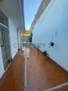 Aristides Villanuerva 194, Ciudad De Mendoza, Mendoza 2156, Argentina