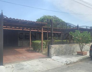Urbanización Campestre La Castellana Vende Casa en Guacara San Joaquín, Guacara, Carabobo 2015, Venezüella