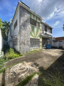 Urbanizacion Carabobo En Venta Casa a pocos metros del Policlínica La Viña, Valencia, Carabobo 2001, Venezuela