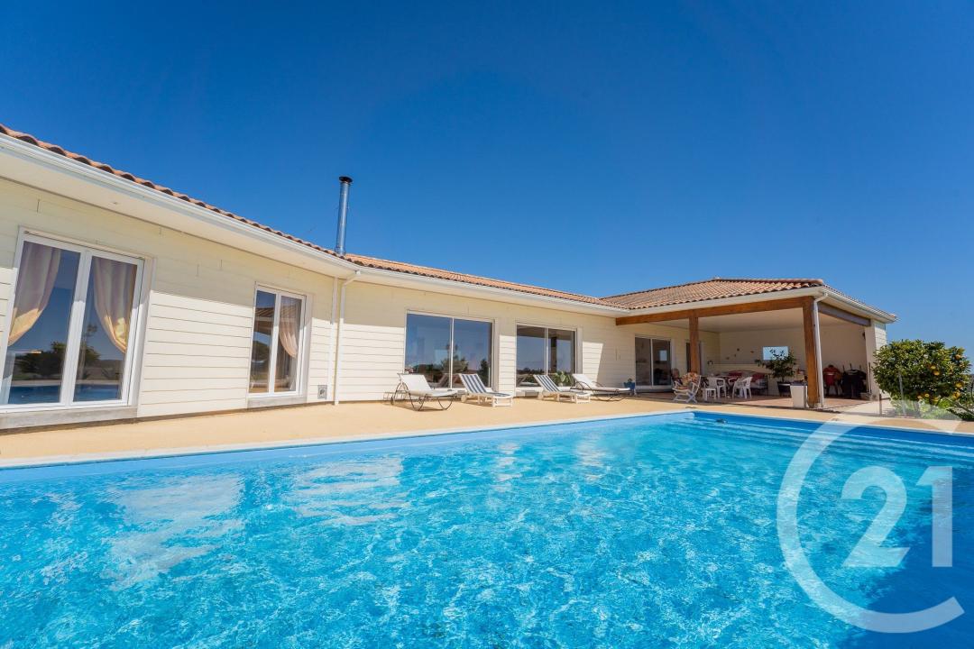 Arces, Poitou-Charentes 17120, France