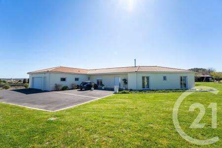 Arces, Poitou-Charentes 17120, France