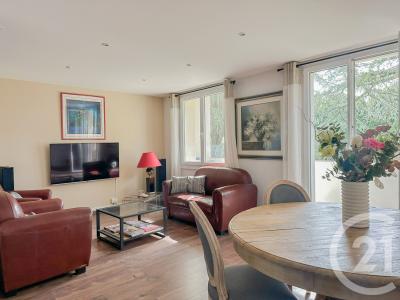 Champagne Au Mont D Or, Ródano-Alpes 69410, França