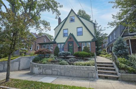 88 Mayfair Avenue, Floral Park, Nueva York 11001, Estados Unidos