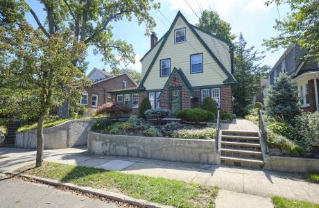 88 Mayfair Avenue, Floral Park, Nueva York 11001, Estados Unidos