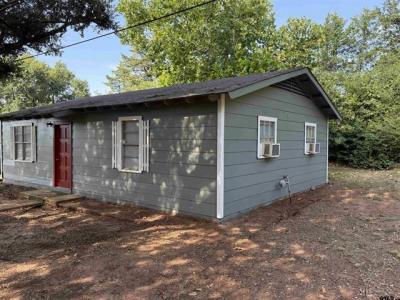 211 Garner Lane, Jacksonville, Texas 75766