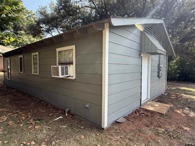 211 Garner Lane, Jacksonville, Texas 75766