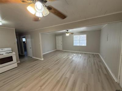 211 Garner Lane, Jacksonville, Texas 75766