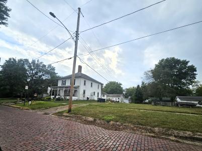 632 Jefferson Street, Hillsboro, Illinois 62049