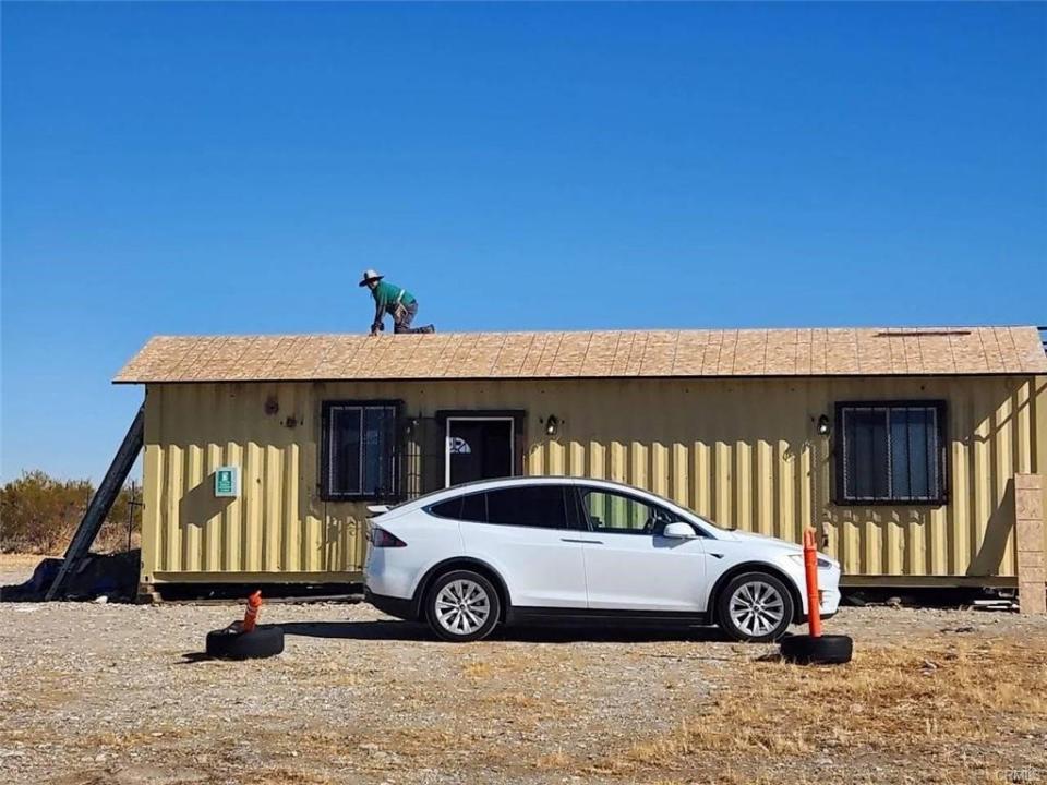 Cor Ave-V-6 133 STE, Pearblossom, California 93553