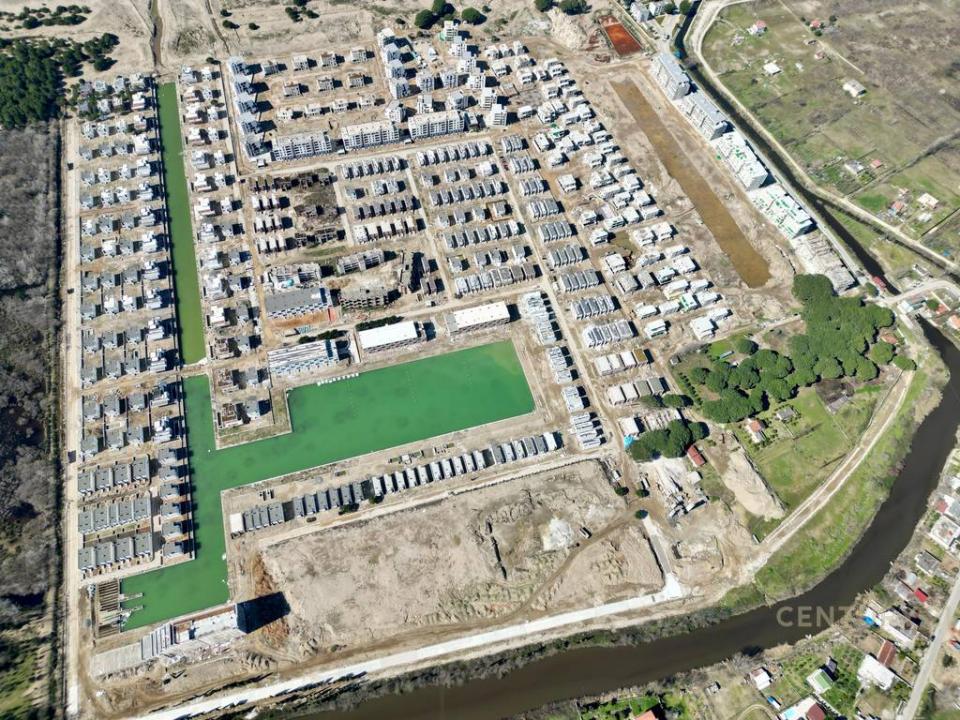 Gjiri I Lalzit, Durrës, Albania