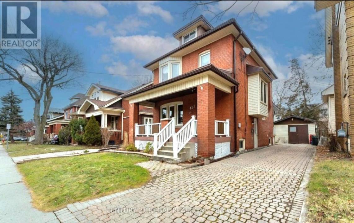 133 EASTBOURNE AVENUE, Hamilton (st. Clair), オンタリオ L8M 2M9, カナダ