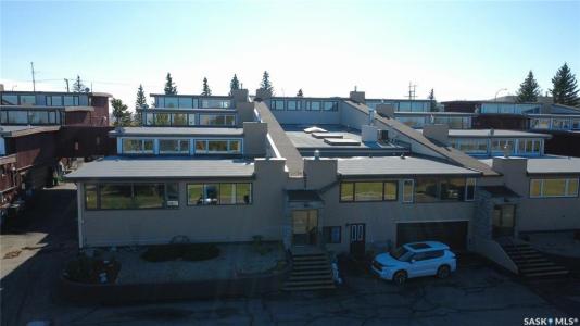 275 ALPINE CRESCENT, Swift Current, Saskatchewan S9H 4T5, Canada