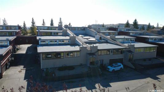 275 ALPINE CRESCENT, Swift Current, Saskatchewan S9H 4T5, Canada