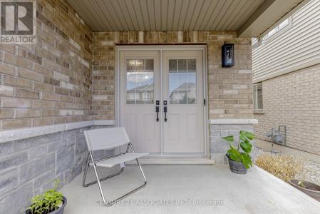 4622 KEYSTONE CRESCENT, Burlington (alton), Ontario L7M 0L9, Canada