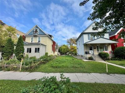 369 HOME STREET, Winnipeg, Manitoba R3G 1X5, Canada