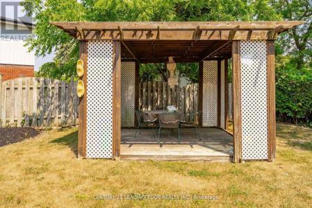 529 CARMAN COURT, Oshawa (donevan), Ontario L1H 6K5, Canada