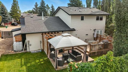 6 WILTSHIRE PLACE, Red Deer, Alberta T4N 6B7, Canada