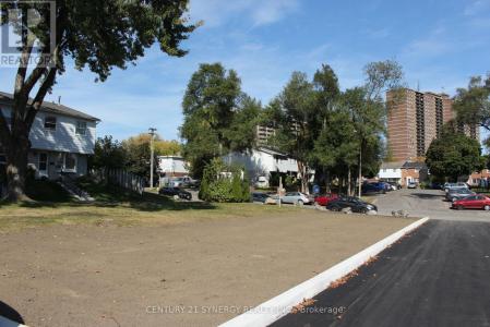 662 HOCHELAGA STREET, Ottawa, Ontario K1K 2E9, Canada