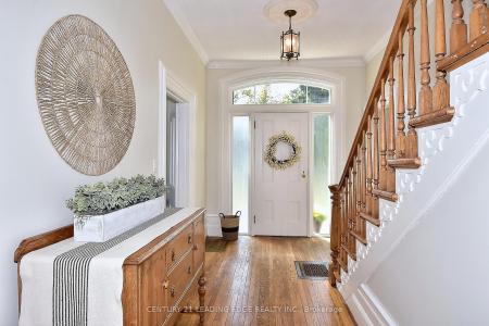 55 BROCK STREET E, Uxbridge, Ontario L9P 1M4, Canada