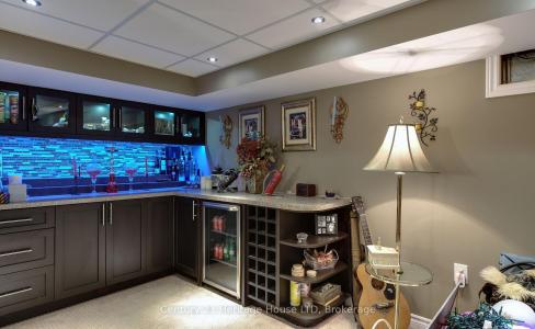 7835 RYSDALE STREET, Niagara Falls, Ontario L2H 1G5, Canada