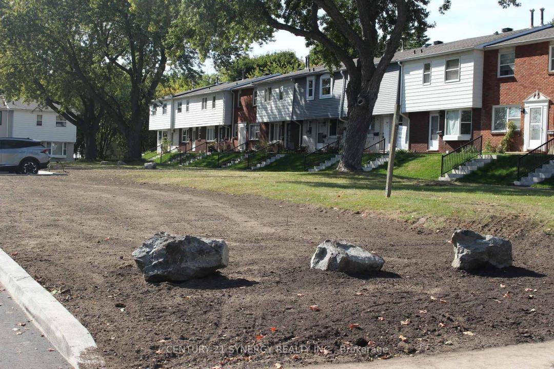 662 HOCHELAGA STREET, Overbrook - Castleheights And Area, Ontario K1K 2E9, Canada