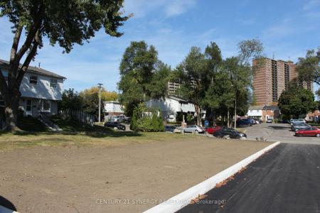 662 HOCHELAGA STREET, Overbrook - Castleheights And Area, Ontario K1K 2E9, Canada