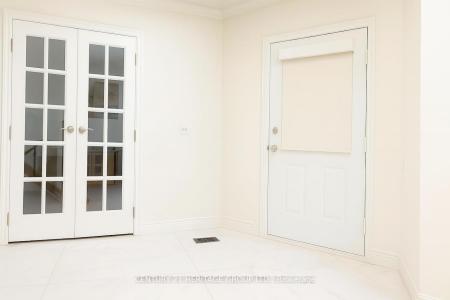 824 THORNTON ROAD N, Oshawa, 安大略省 L1J 7N2, 加拿大