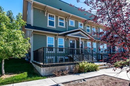 130 CRANBROOK SQUARE SE, Calgary, Alberta T3M 3E3, Canadá