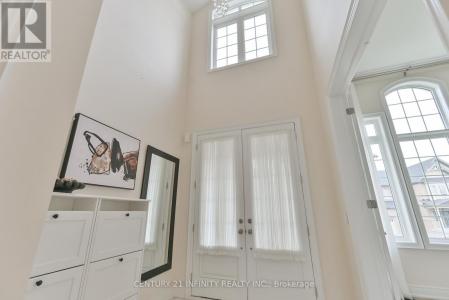 34 WATERSHED GATE, East Gwillimbury (queensville), 安大略省 L9N 0Y6, 加拿大