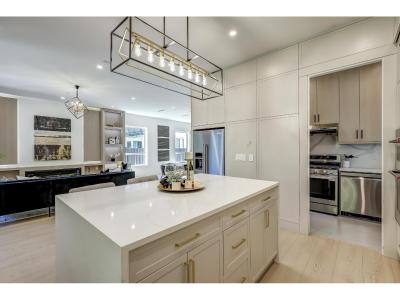 15569 OXENHAM AVENUE, White Rock, Colombie-Britannique V4B 2J2, Canada