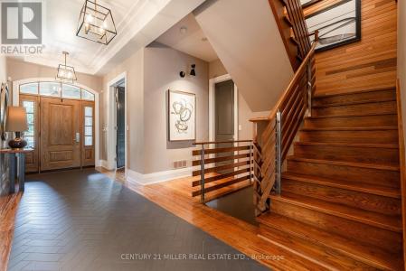 1324 CAMBRIDGE DRIVE, Oakville (mo Morrison), Ontario L6J 1S3, Kanada