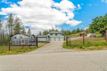 5308 LAW STREET, Peachland, British Columbia V0H 1X8, Canada