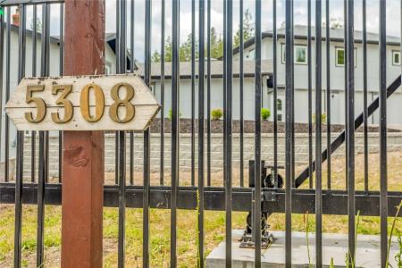 5308 LAW STREET, Peachland, British Columbia V0H 1X8, Canada