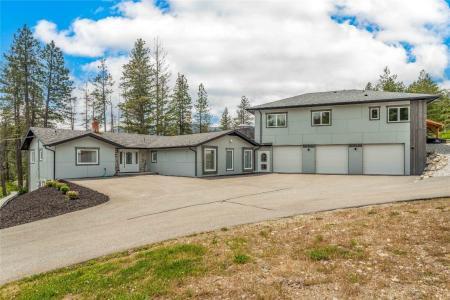 5308 LAW STREET, Peachland, British Columbia V0H 1X8, Canada