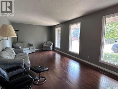 2550 CARDINAL CRESCENT, North Battleford, Saskatchewan S9A 3W9, Canada