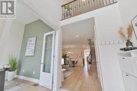 34 WATERSHED GATE, East Gwillimbury (queensville), Ontario L9N 0Y6, Canada