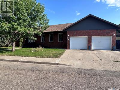 2550 CARDINAL CRESCENT, North Battleford, Saskatchewan S9A 3W9, Canada