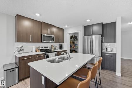 10615 98 STREET, Morinville, Alberta T8R 0C7, Canada