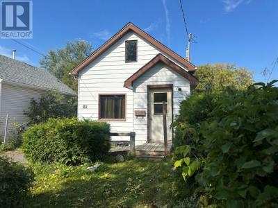 92 WINDEMERE AVE S, Thunder Bay, Ontario P7B 4M3, Canada