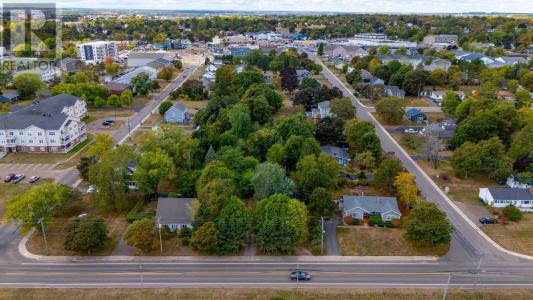 151 KENSINGTON ROAD, Charlottetown, Prens Edward Adası C1A 5J7, Kanada