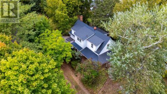 151 KENSINGTON ROAD, Charlottetown, Prens Edward Adası C1A 5J7, Kanada