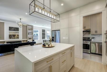 15569 OXENHAM AVENUE, White Rock, Colombie-Britannique V4B 2J2, Canada