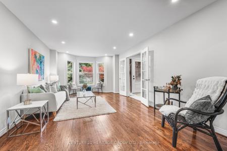 16 WAINWRIGHT AVENUE, Richmond Hill, Ontario L4C 5R5, Canada