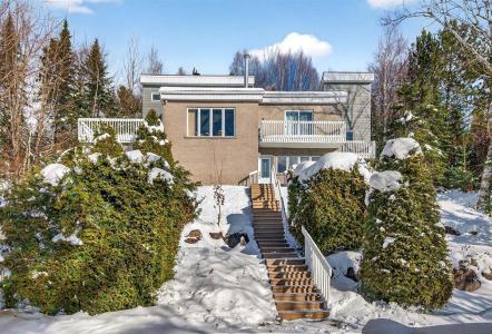 36  Rue Henri-Dunant, Sainte-Agathe-des-Monts, Quebec J8E 1E1, Canada